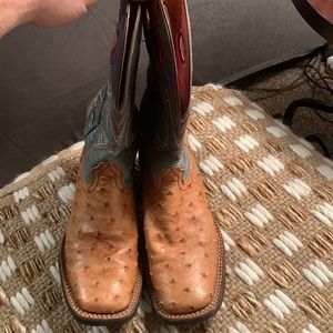 Womens Ariat Ostrich boots, Size 6.5B, Cognac color